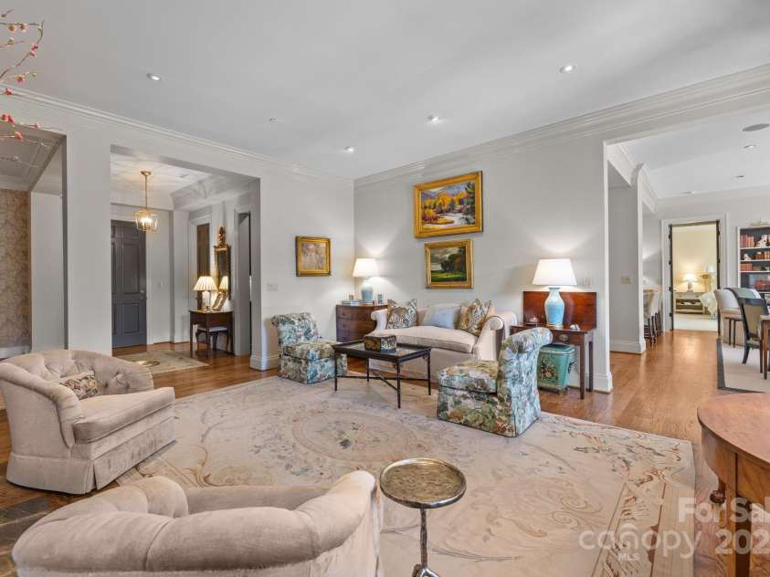 168 Cherokee Road, Charlotte, NC 28207.  MLS# CAR4300844, YatesRealty ID 2078. 