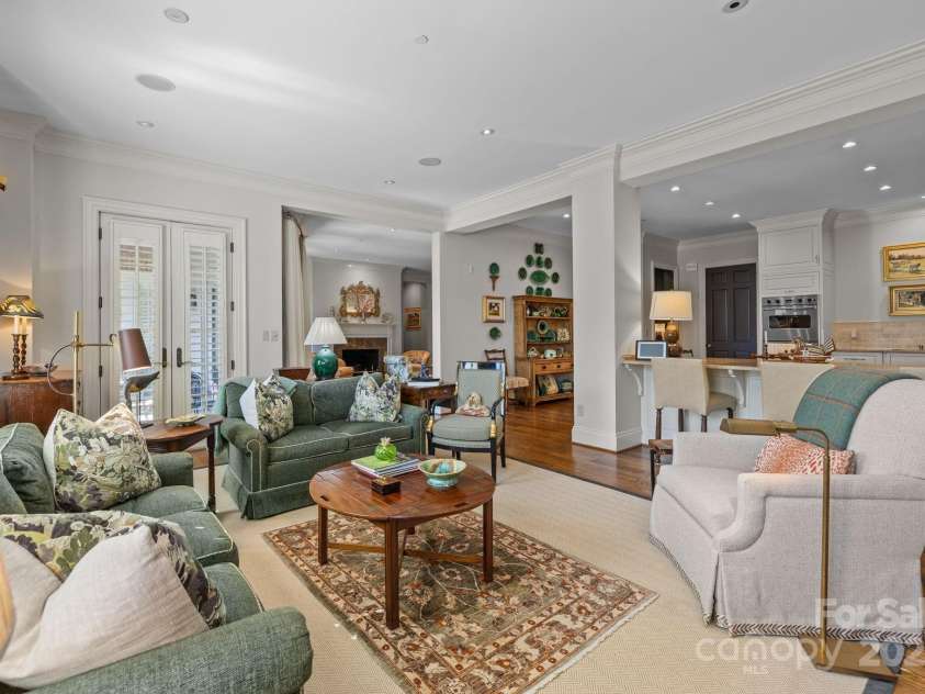 168 Cherokee Road, Charlotte, NC 28207.  MLS# CAR4300844, YatesRealty ID 2078. 