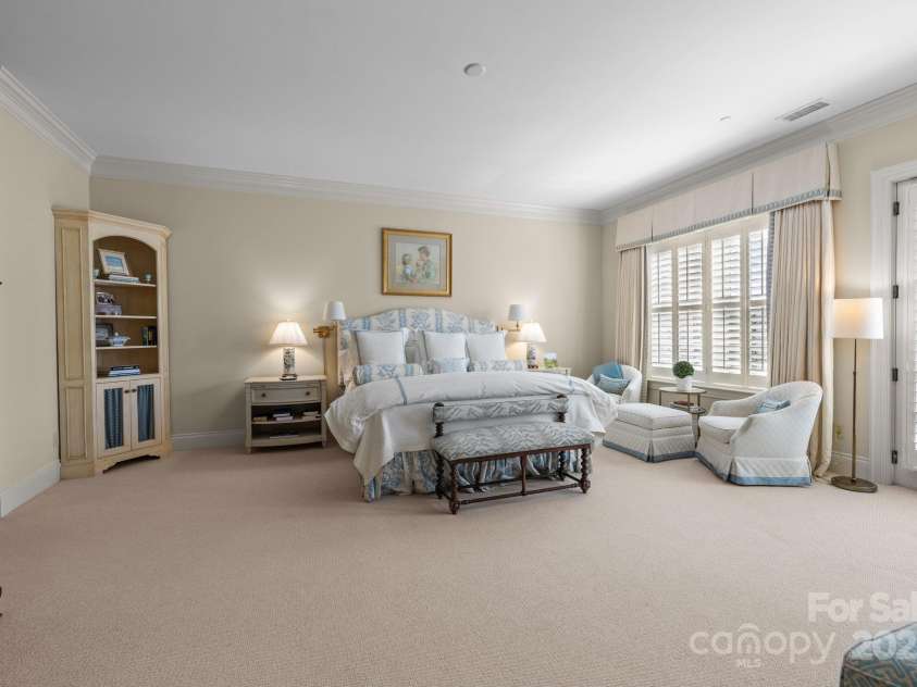 168 Cherokee Road, Charlotte, NC 28207.  MLS# CAR4300844, YatesRealty ID 2078. 