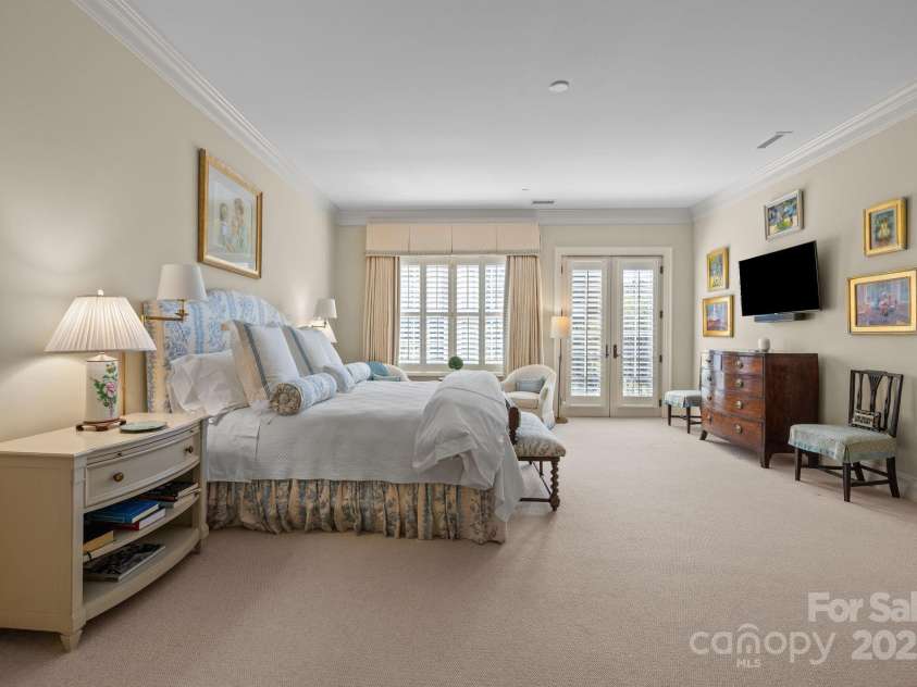 168 Cherokee Road, Charlotte, NC 28207.  MLS# CAR4300844, YatesRealty ID 2078. 