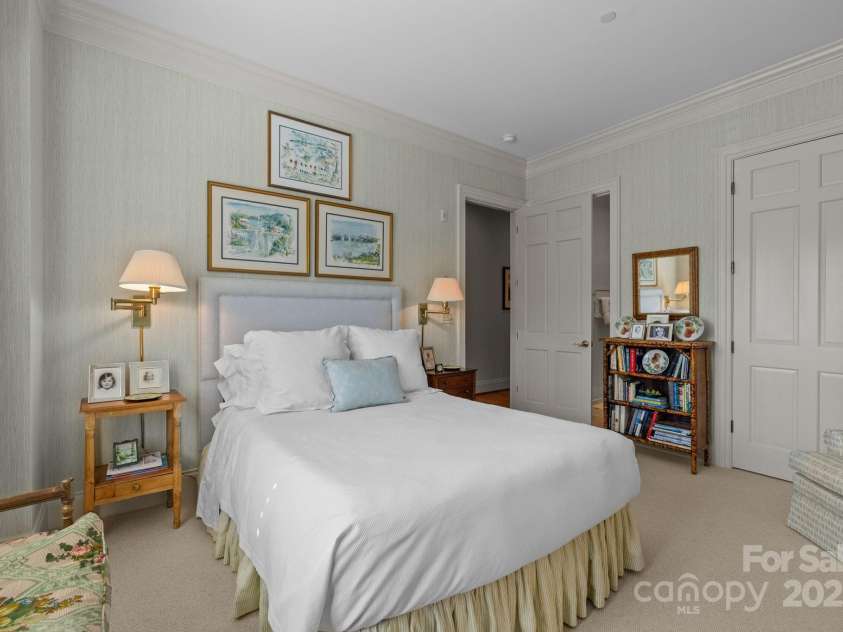 168 Cherokee Road, Charlotte, NC 28207.  MLS# CAR4300844, YatesRealty ID 2078. 