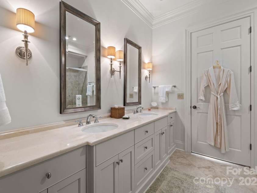 168 Cherokee Road, Charlotte, NC 28207.  MLS# CAR4300844, YatesRealty ID 2078. 