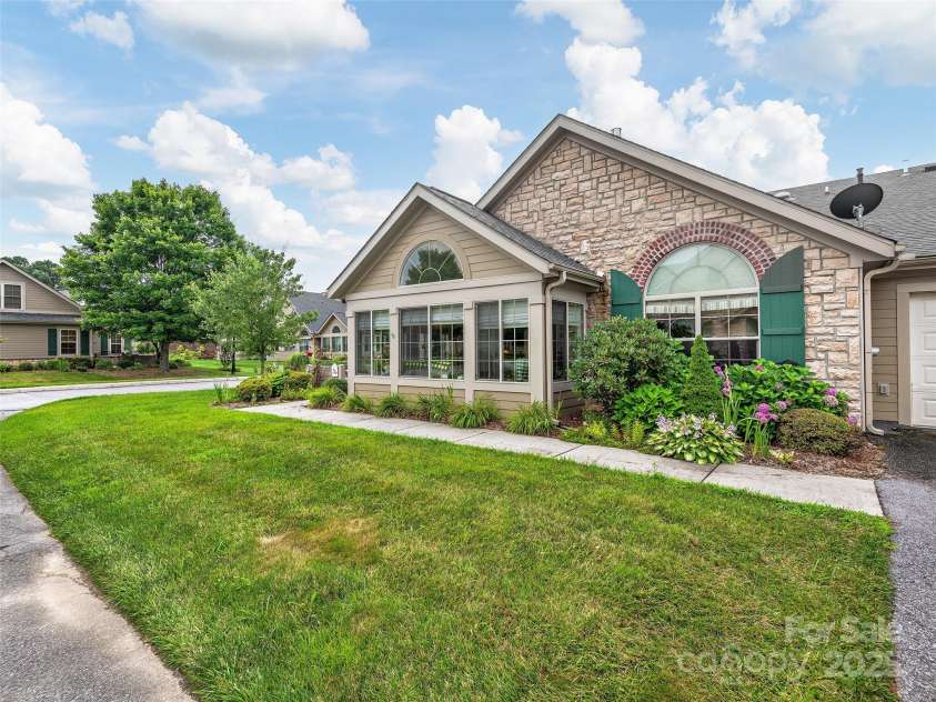 354 Summerfield Place, Flat Rock, NC 28731.  MLS# CAR4165363, YatesRealty ID 2078. 