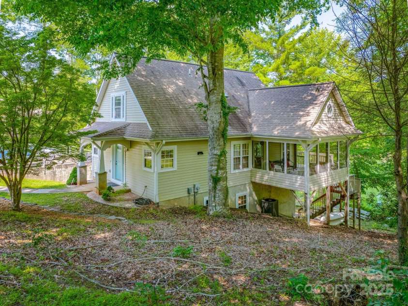 333 Lentz Landing Lane, Nebo, NC 28761.  MLS# CAR4262676, YatesRealty ID 20783. 