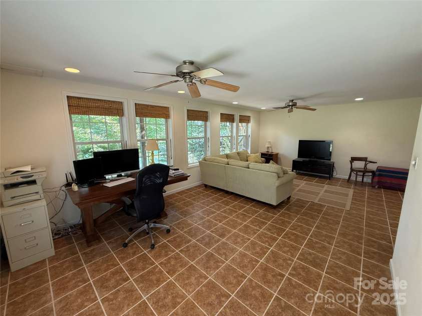 333 Lentz Landing Lane, Nebo, NC 28761.  MLS# CAR4262676, YatesRealty ID 20783. 