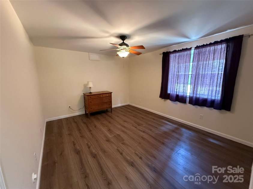 333 Lentz Landing Lane, Nebo, NC 28761.  MLS# CAR4262676, YatesRealty ID 20783. Downstairs bedroom