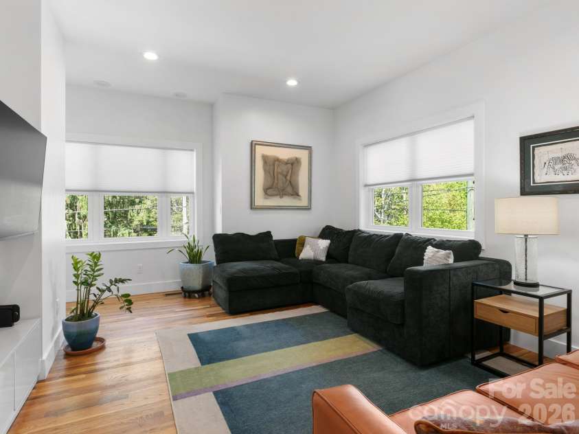 46 Rumbough Place, Asheville, NC 28806.  MLS# CAR4368330, YatesRealty ID 20783. 