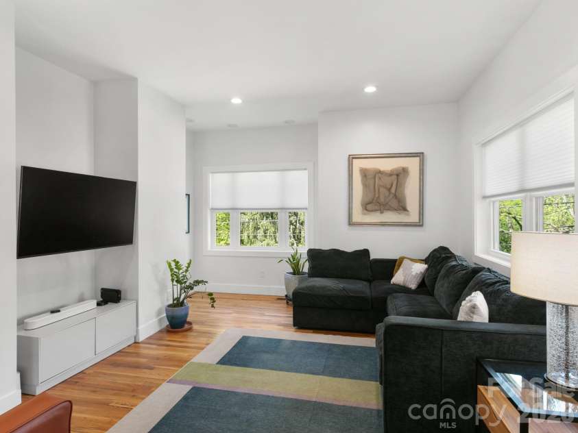 46 Rumbough Place, Asheville, NC 28806.  MLS# CAR4368330, YatesRealty ID 20783. 