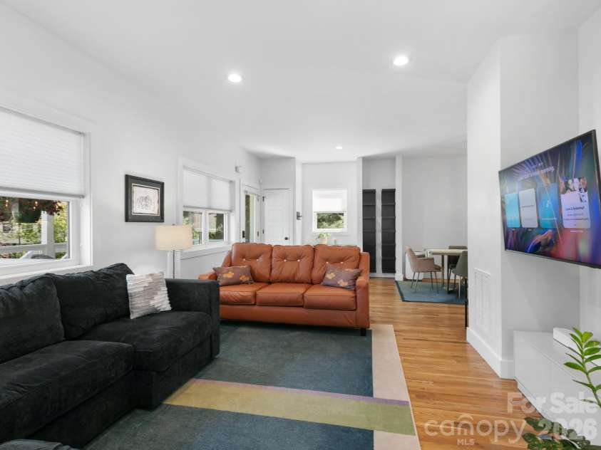 46 Rumbough Place, Asheville, NC 28806.  MLS# CAR4368330, YatesRealty ID 20783. 