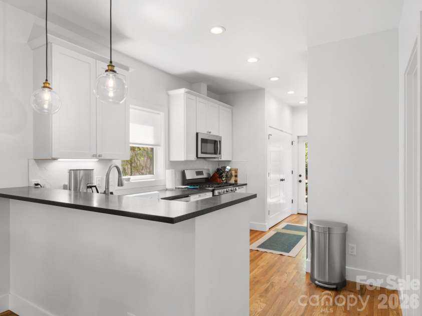 46 Rumbough Place, Asheville, NC 28806.  MLS# CAR4368330, YatesRealty ID 20783. 