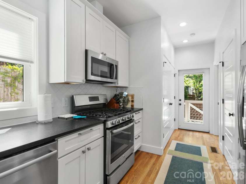 46 Rumbough Place, Asheville, NC 28806.  MLS# CAR4368330, YatesRealty ID 20783. 