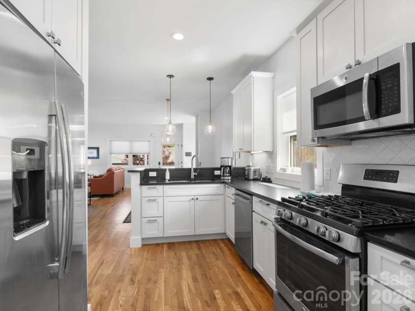 46 Rumbough Place, Asheville, NC 28806.  MLS# CAR4368330, YatesRealty ID 20783. 