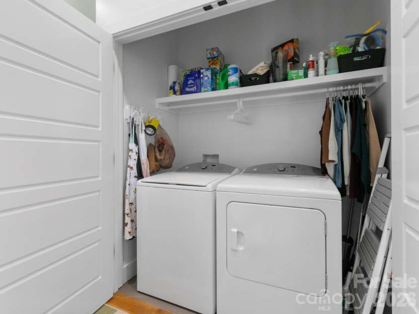 46 Rumbough Place, Asheville, NC 28806.  MLS# CAR4368330, YatesRealty ID 20783. 