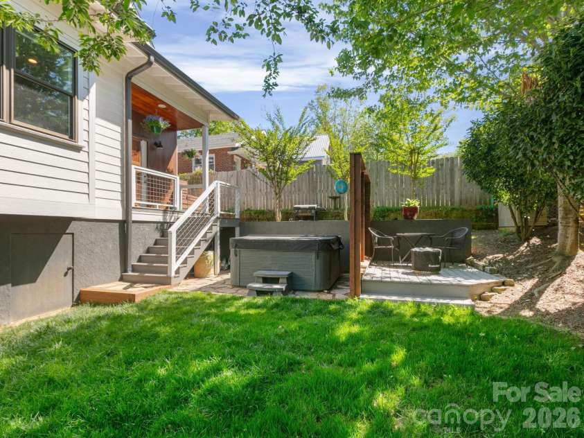 46 Rumbough Place, Asheville, NC 28806.  MLS# CAR4368330, YatesRealty ID 20783. 