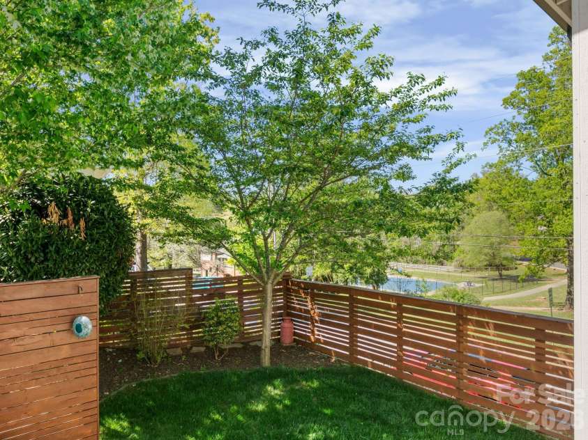 46 Rumbough Place, Asheville, NC 28806.  MLS# CAR4368330, YatesRealty ID 20783. 
