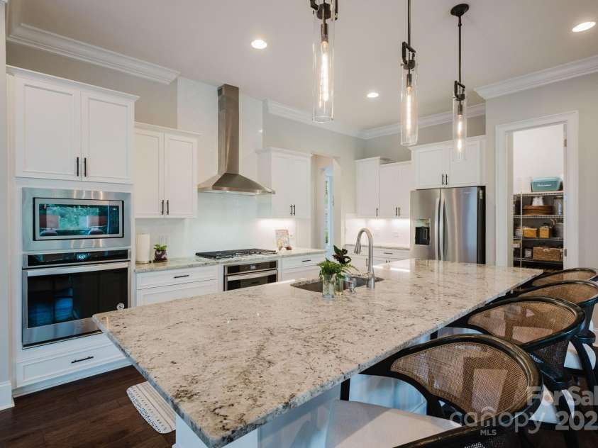 15103 Cimarron Hills Lane, Charlotte, NC 28278.  MLS# CAR4269085, YatesRealty ID 20784. 
