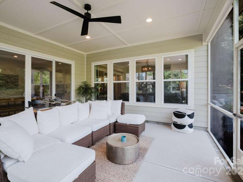 15103 Cimarron Hills Lane, Charlotte, NC 28278.  MLS# CAR4269085, YatesRealty ID 20784. 