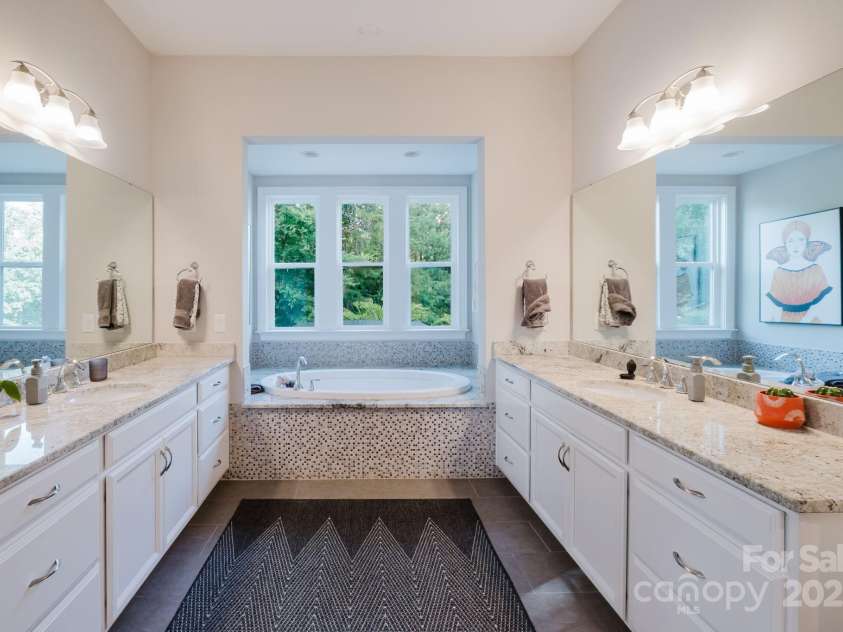 15103 Cimarron Hills Lane, Charlotte, NC 28278.  MLS# CAR4269085, YatesRealty ID 20784. 