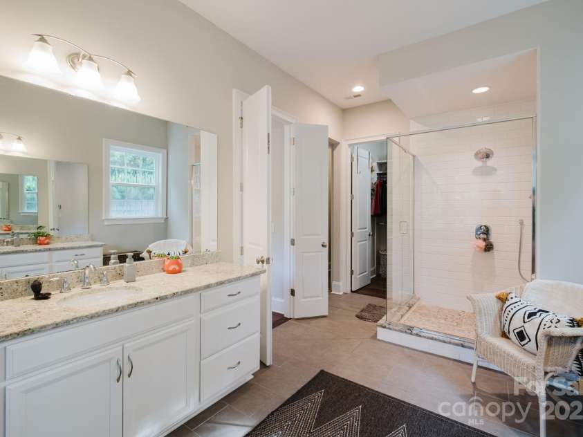 15103 Cimarron Hills Lane, Charlotte, NC 28278.  MLS# CAR4269085, YatesRealty ID 20784. 