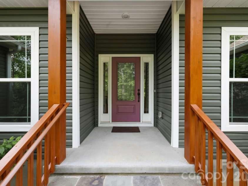 549 Riverknoll Lane, Tryon, NC 28782.  MLS# CAR4372616, YatesRealty ID 20784. 