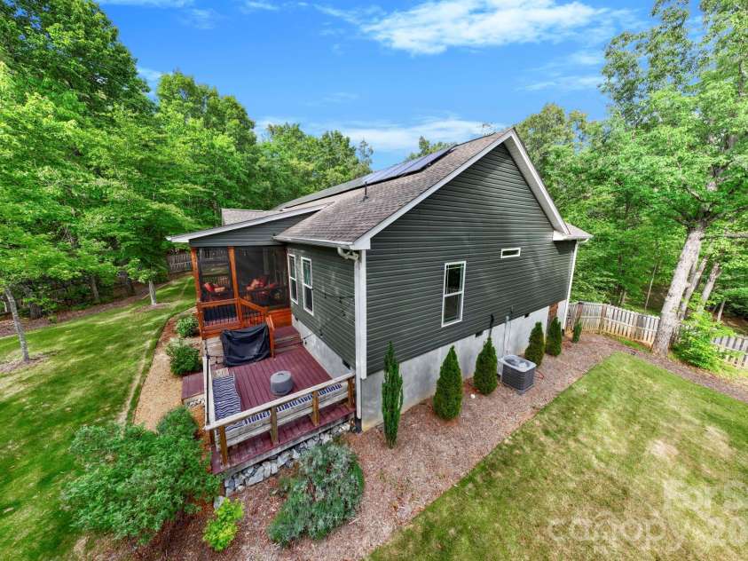 549 Riverknoll Lane, Tryon, NC 28782.  MLS# CAR4372616, YatesRealty ID 20784. 
