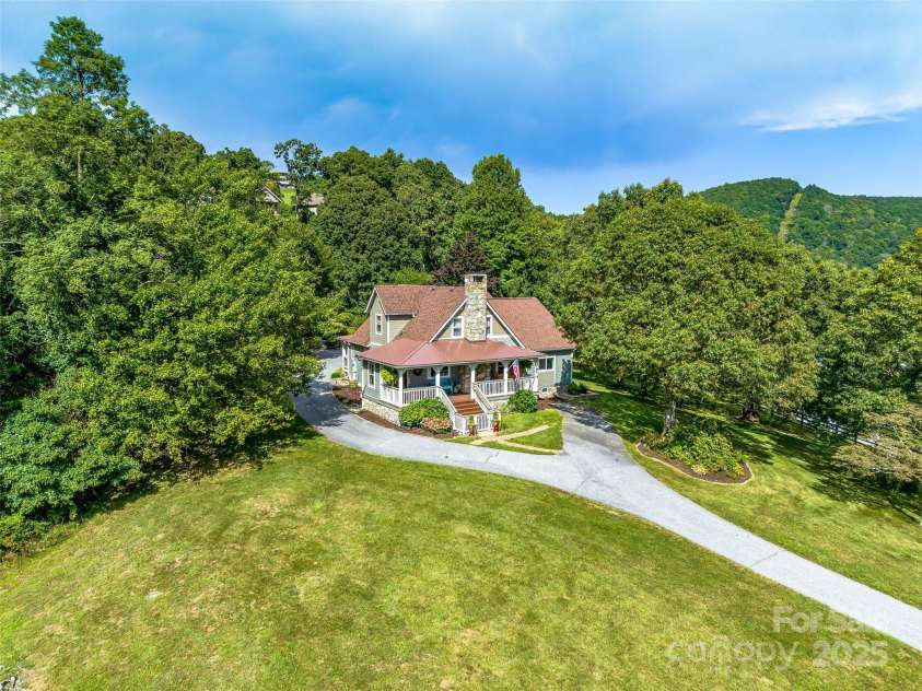 4575 Bearwallow Mountain Road, Hendersonville, NC 28792.  MLS# CAR4264671, YatesRealty ID 20785. 