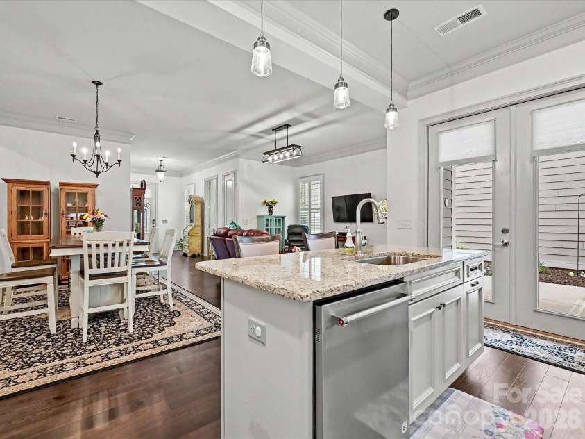2006 Laney Pond Road, Matthews, NC 28104.  MLS# CAR4377390, YatesRealty ID 20786. 