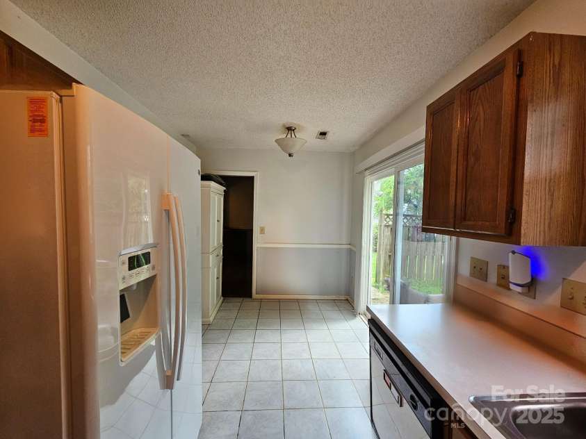 8904 Daventry Place, Charlotte, NC 28215.  MLS# CAR4271360, YatesRealty ID 20786. 