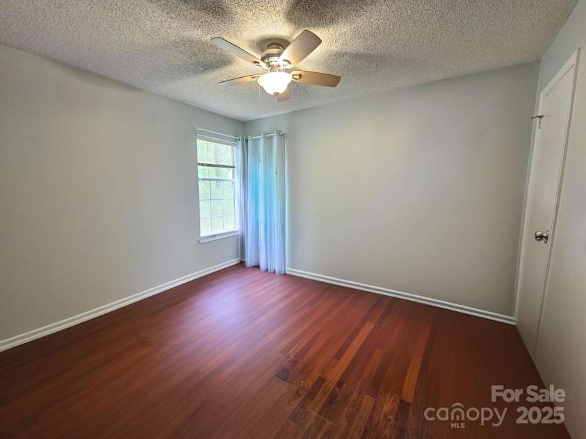 8904 Daventry Place, Charlotte, NC 28215.  MLS# CAR4271360, YatesRealty ID 20786. 