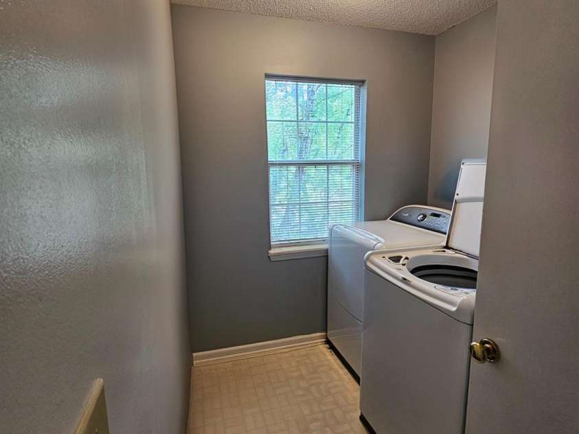 8904 Daventry Place, Charlotte, NC 28215.  MLS# CAR4271360, YatesRealty ID 20786. 