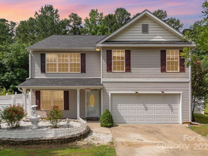 10816 Pointer Ridge Drive, Charlotte, NC 28214.  MLS# CAR4267321, YatesRealty ID 20787. 