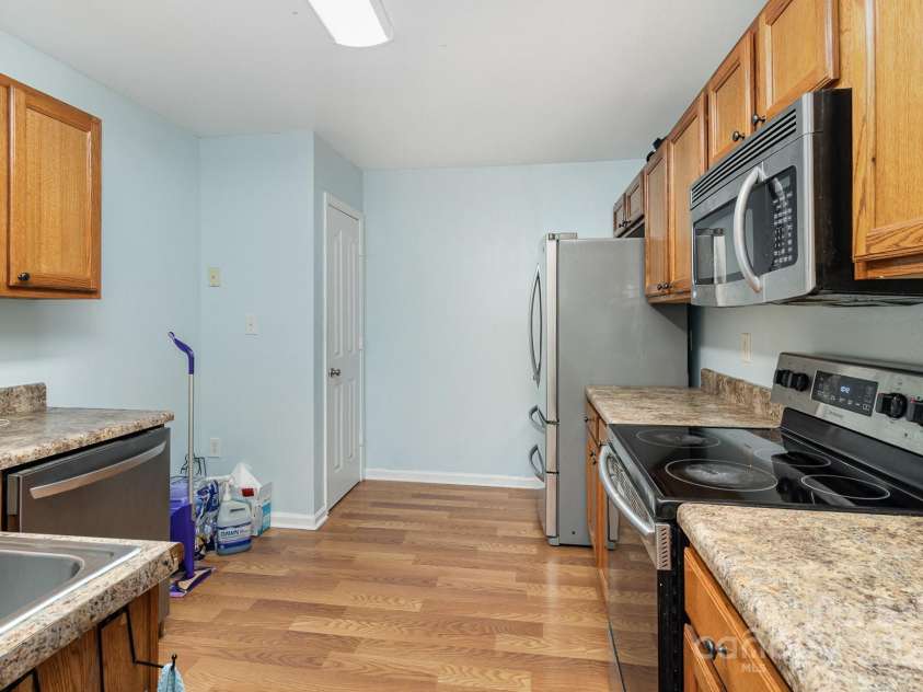 10816 Pointer Ridge Drive, Charlotte, NC 28214.  MLS# CAR4267321, YatesRealty ID 20787. 