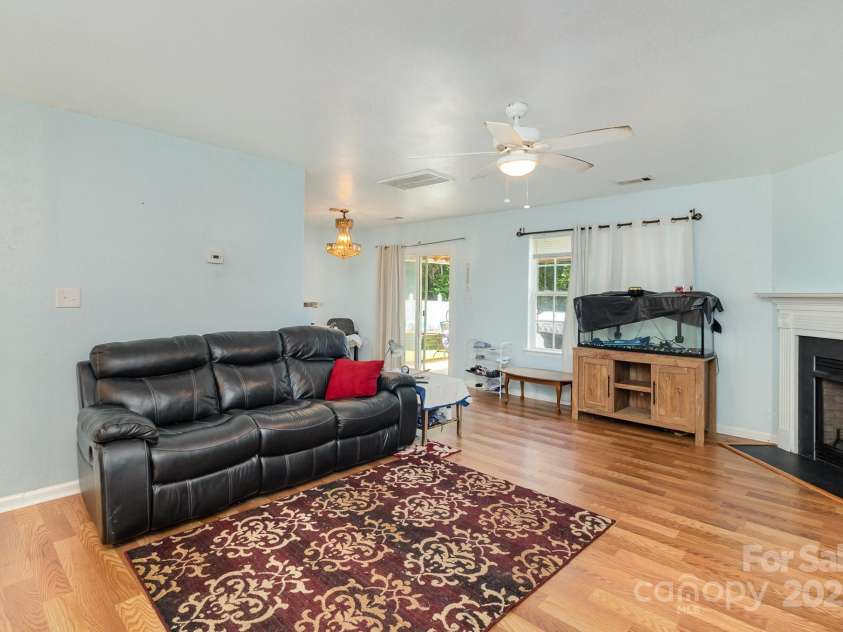 10816 Pointer Ridge Drive, Charlotte, NC 28214.  MLS# CAR4267321, YatesRealty ID 20787. 