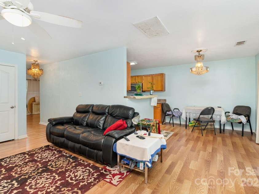 10816 Pointer Ridge Drive, Charlotte, NC 28214.  MLS# CAR4267321, YatesRealty ID 20787. 