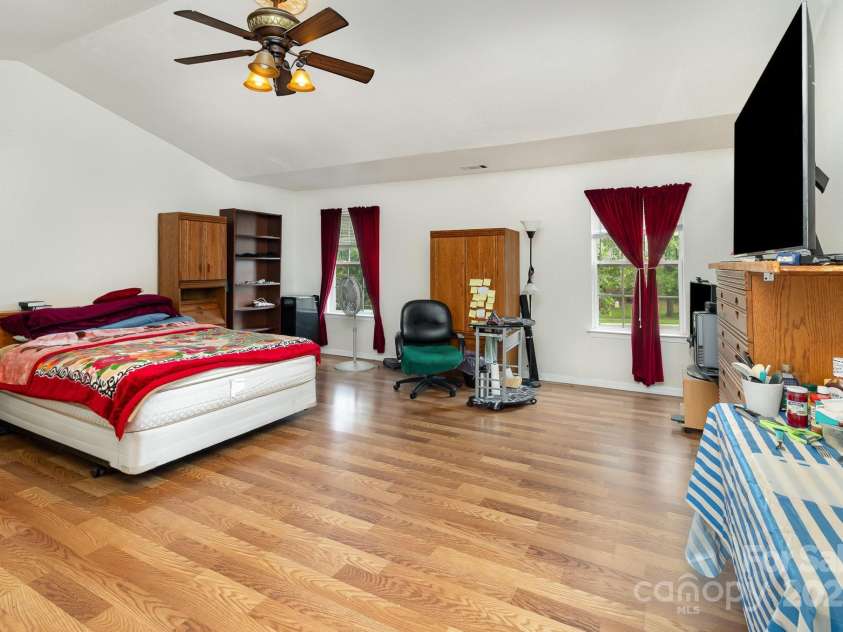 10816 Pointer Ridge Drive, Charlotte, NC 28214.  MLS# CAR4267321, YatesRealty ID 20787. 