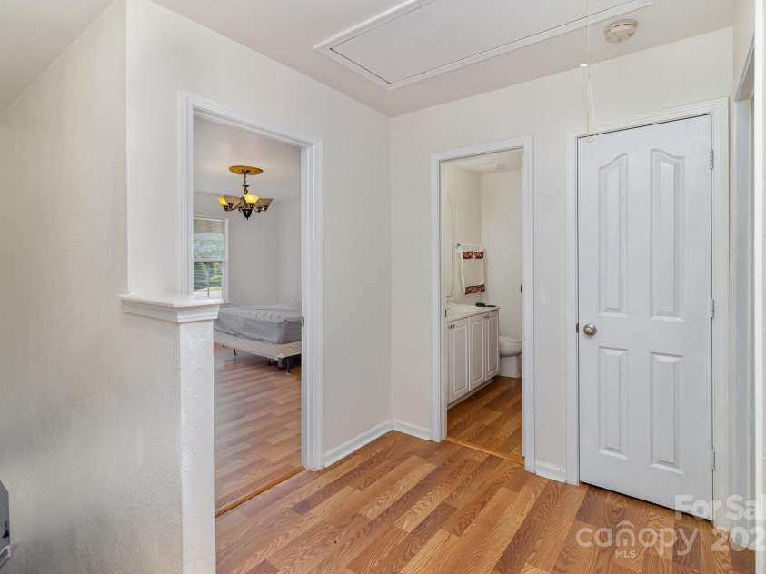 10816 Pointer Ridge Drive, Charlotte, NC 28214.  MLS# CAR4267321, YatesRealty ID 20787. 