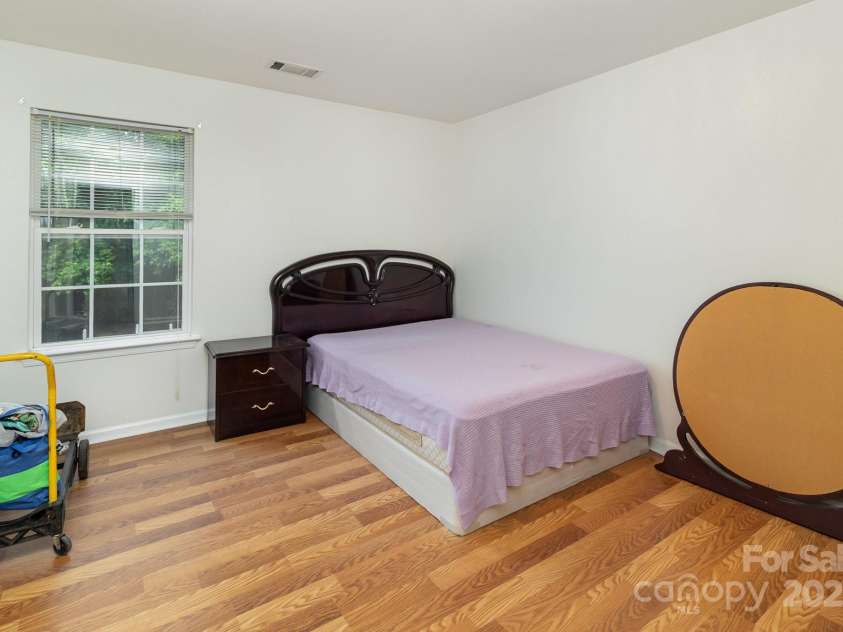 10816 Pointer Ridge Drive, Charlotte, NC 28214.  MLS# CAR4267321, YatesRealty ID 20787. 