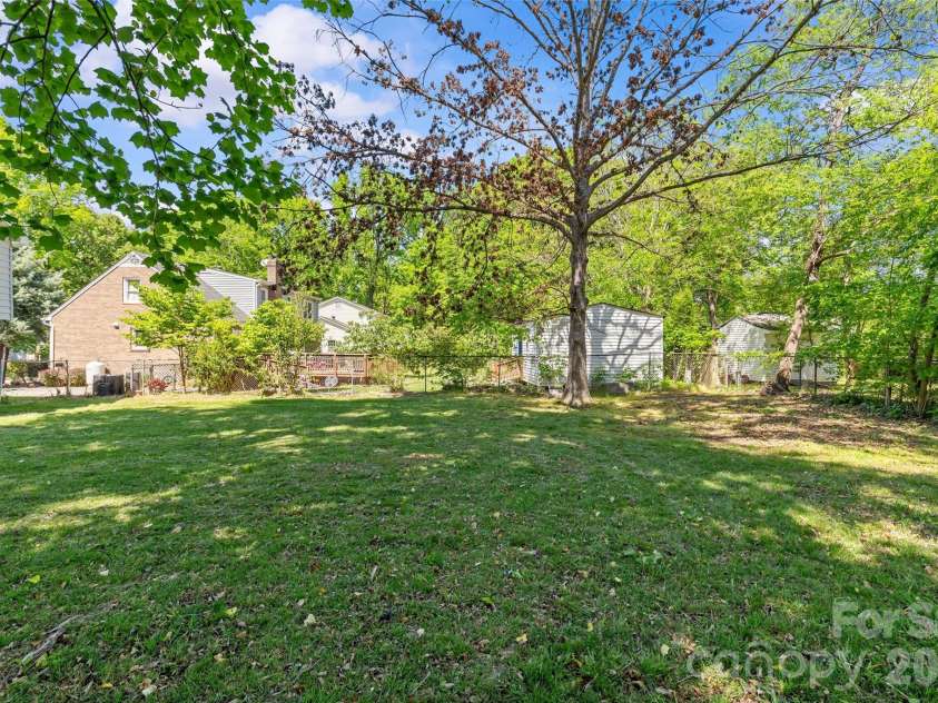 1401 Cedarwood Lane, Charlotte, NC 28212.  MLS# CAR4370220, YatesRealty ID 20787. 