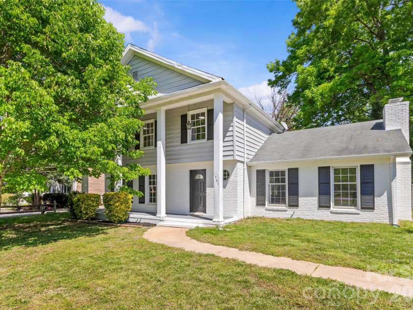 1401 Cedarwood Lane, Charlotte, NC 28212.  MLS# CAR4370220, YatesRealty ID 20787. Front Exterior