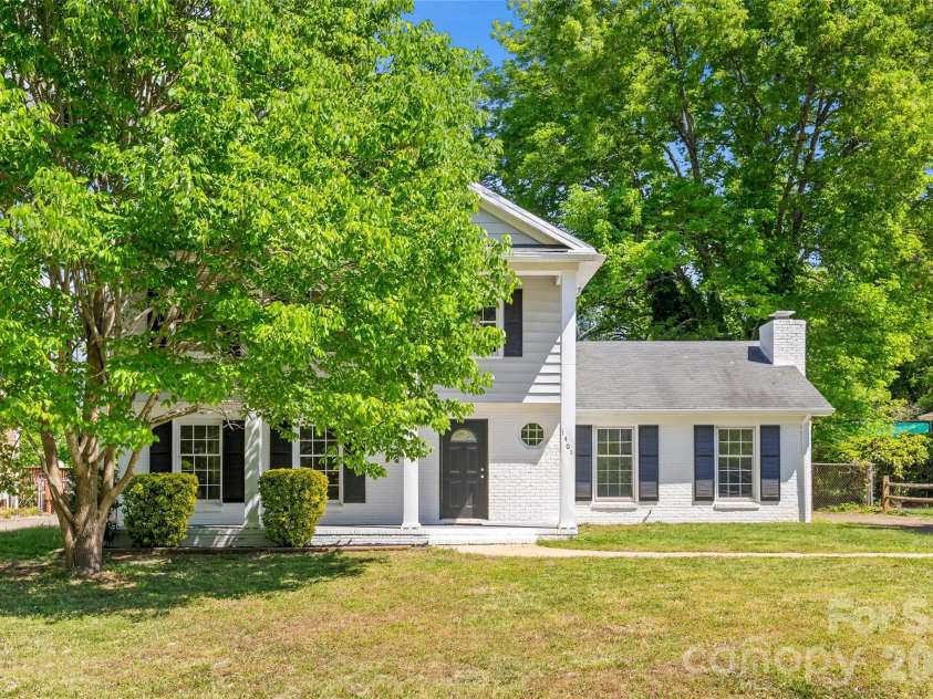 1401 Cedarwood Lane, Charlotte, NC 28212.  MLS# CAR4370220, YatesRealty ID 20787. Front Exterior
