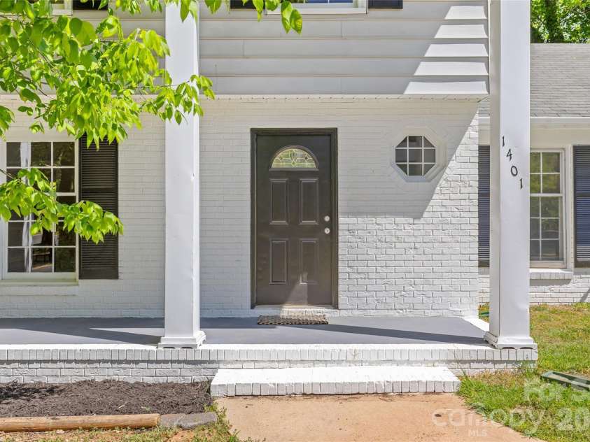 1401 Cedarwood Lane, Charlotte, NC 28212.  MLS# CAR4370220, YatesRealty ID 20787. Front Exterior