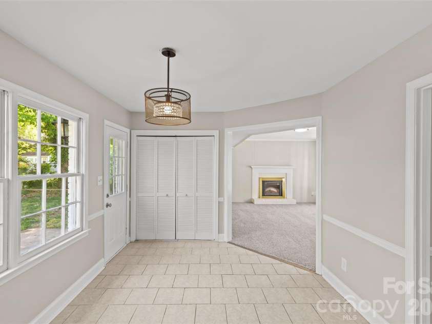 1401 Cedarwood Lane, Charlotte, NC 28212.  MLS# CAR4370220, YatesRealty ID 20787. Kitchen