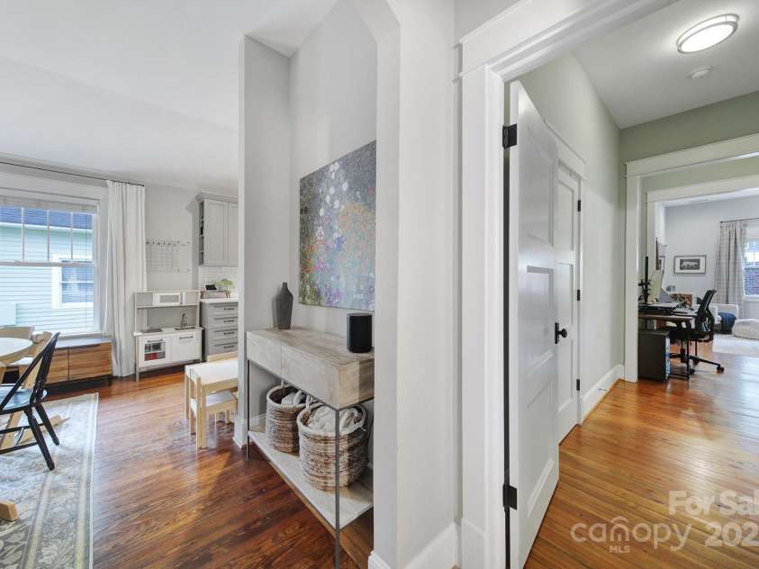 1713 Allen Street, Charlotte, NC 28205.  MLS# CAR4254975, YatesRealty ID 20788. 