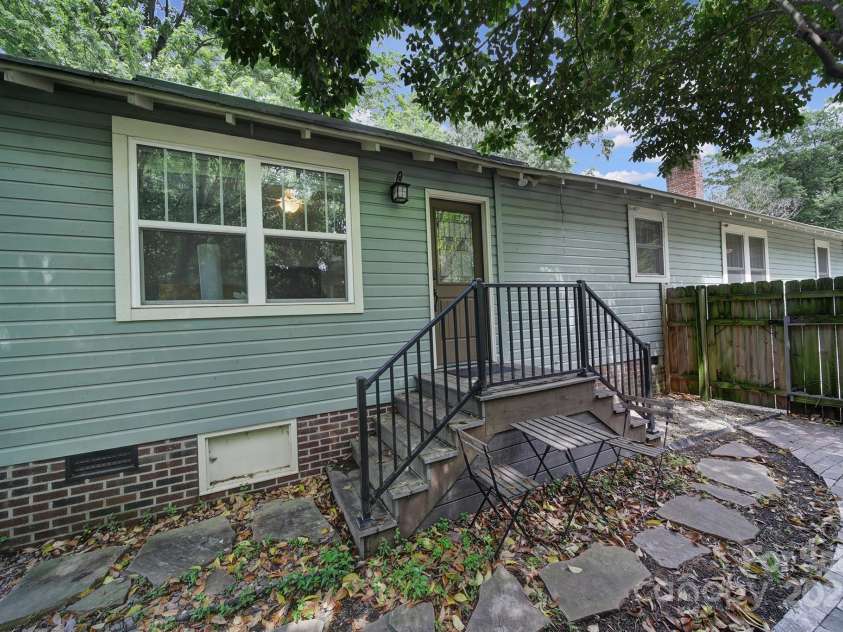 1713 Allen Street, Charlotte, NC 28205.  MLS# CAR4254975, YatesRealty ID 20788. 