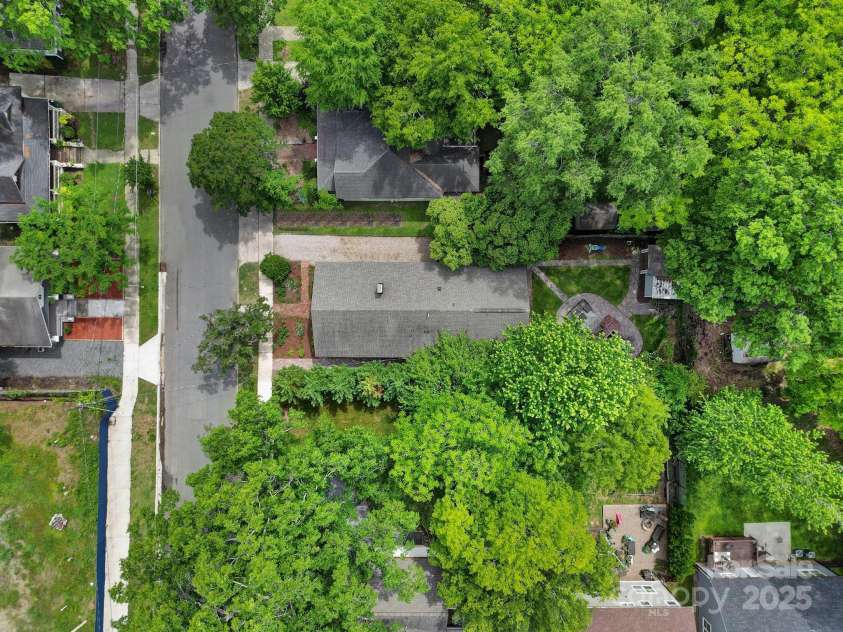 1713 Allen Street, Charlotte, NC 28205.  MLS# CAR4254975, YatesRealty ID 20788. 