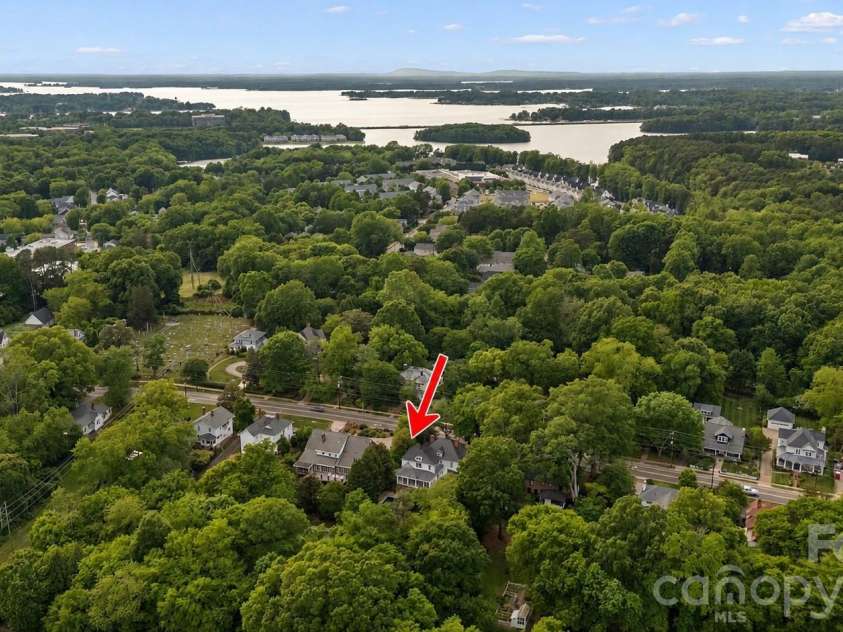 602 Main Street, Davidson, NC 28036.  MLS# CAR4376651, YatesRealty ID 20788. 