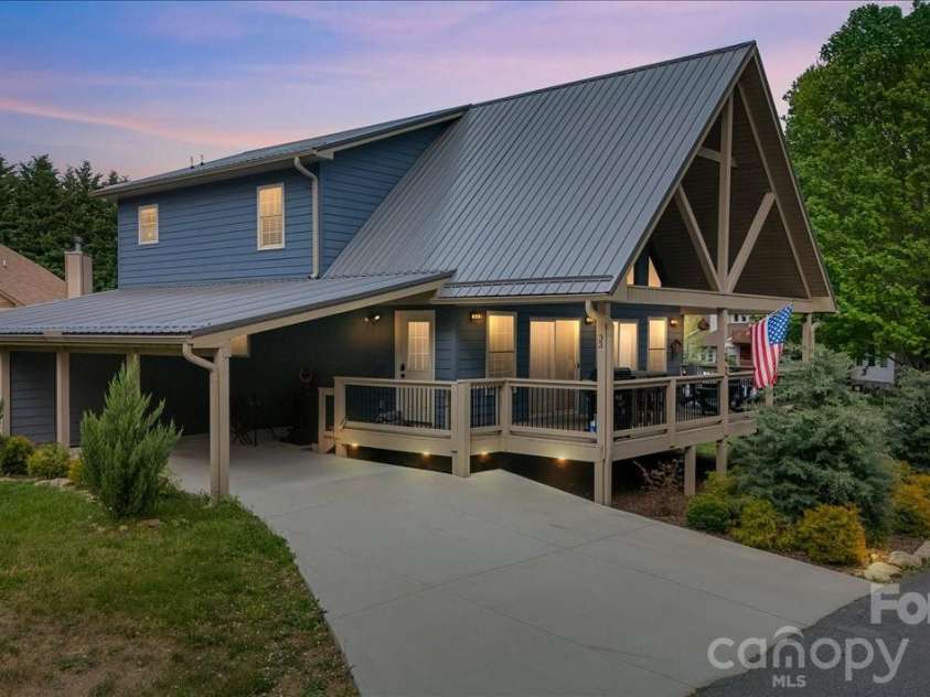 33 Indian Trace Road, Maggie Valley, NC 28751.  MLS# CAR4373505, YatesRealty ID 20789. 