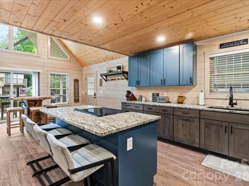 33 Indian Trace Road, Maggie Valley, NC 28751.  MLS# CAR4373505, YatesRealty ID 20789. 