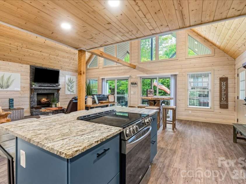 33 Indian Trace Road, Maggie Valley, NC 28751.  MLS# CAR4373505, YatesRealty ID 20789. 