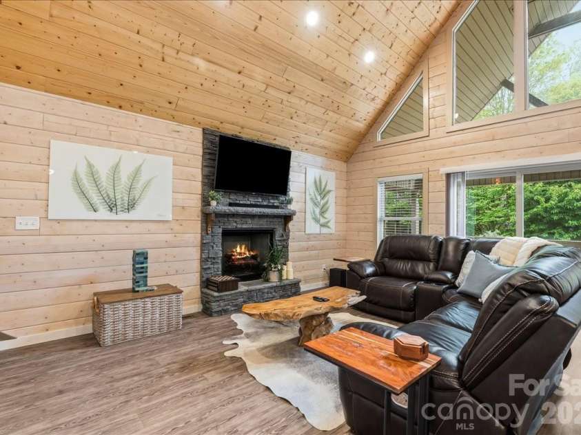 33 Indian Trace Road, Maggie Valley, NC 28751.  MLS# CAR4373505, YatesRealty ID 20789. 